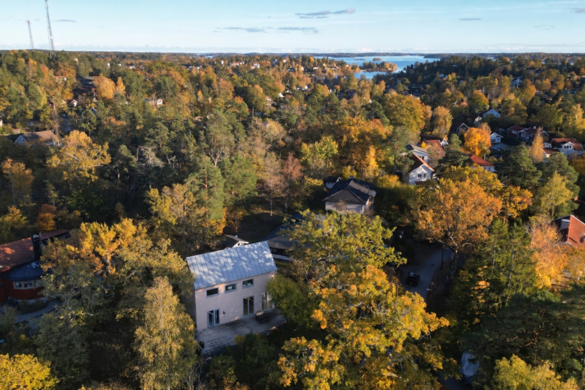 Högt bland ekarna i Österskär