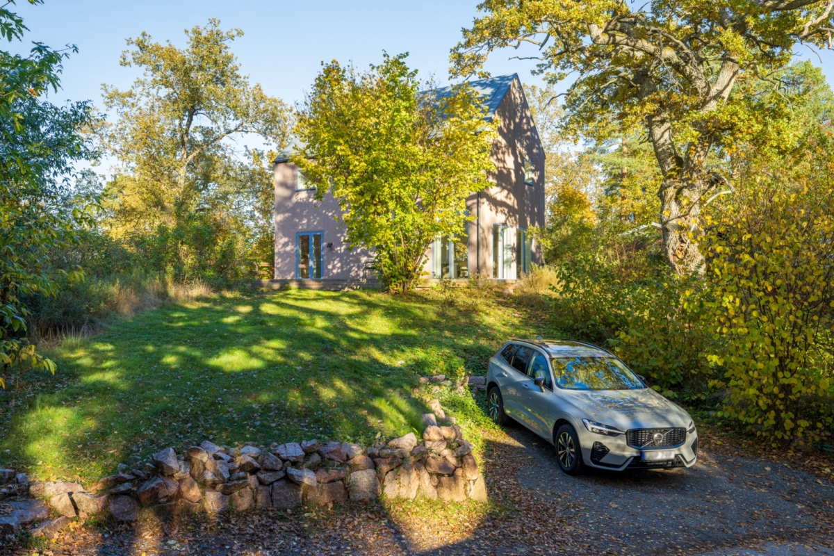 Högt bland ekarna i Österskär